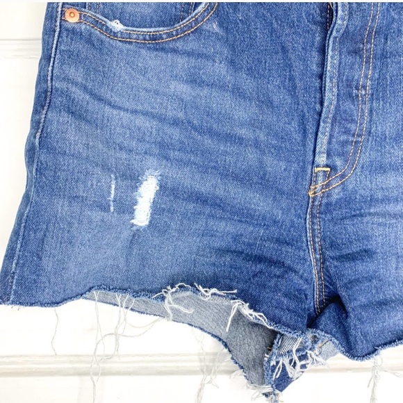 Levi’s Ribcage denim shorts (high waisted) - Picture 5 of 5